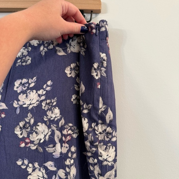 Women’s new J. Jill Blue and White Floral Linen stretch Pants size medium M - Picture 3 of 6